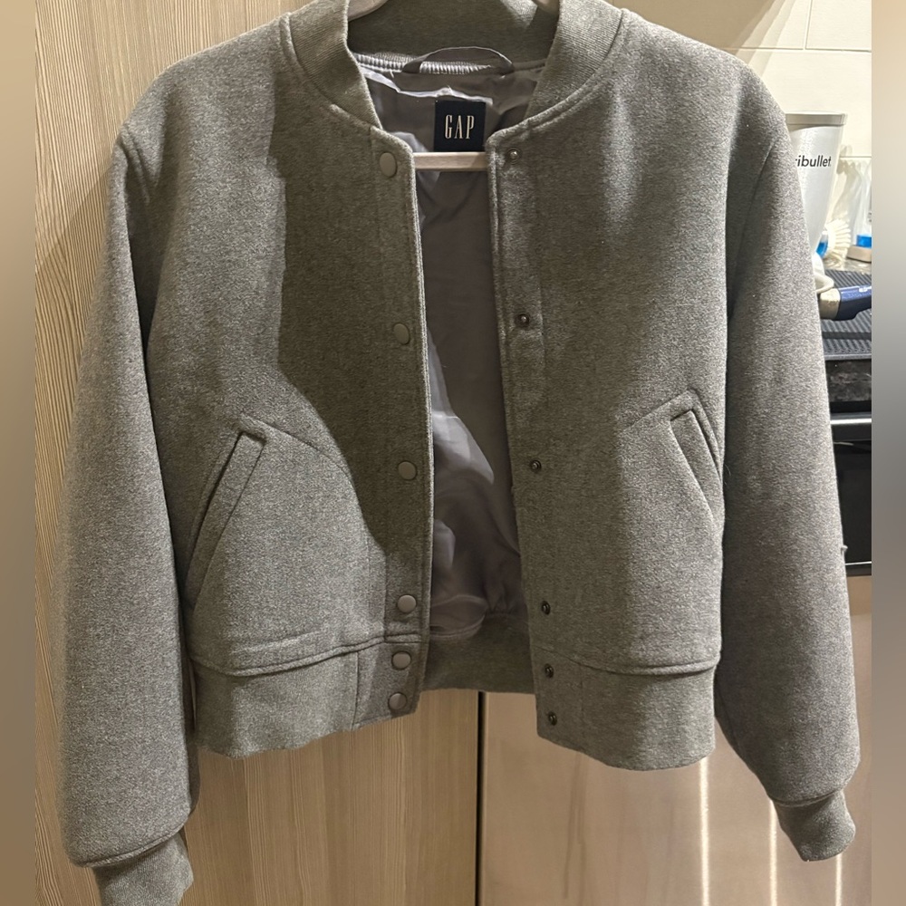 GAP Bomber Jacket in Gray size Small